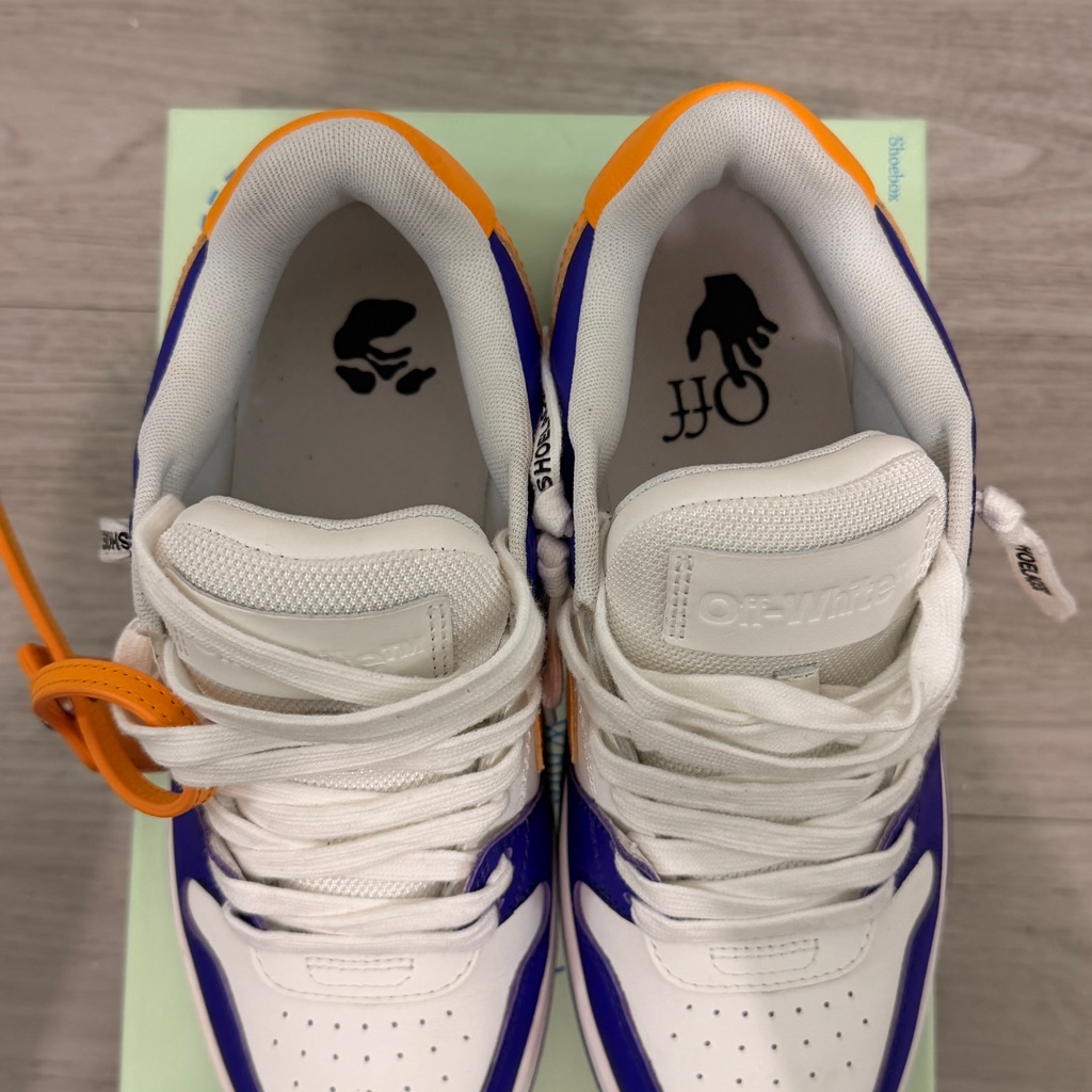 Off-White Cream And Blue Box